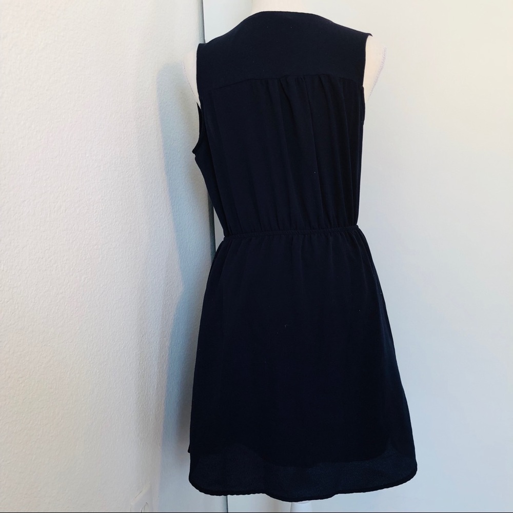 SOLD🎉🏝Sleeveless summer dress🏝 - Picture 2 of 5